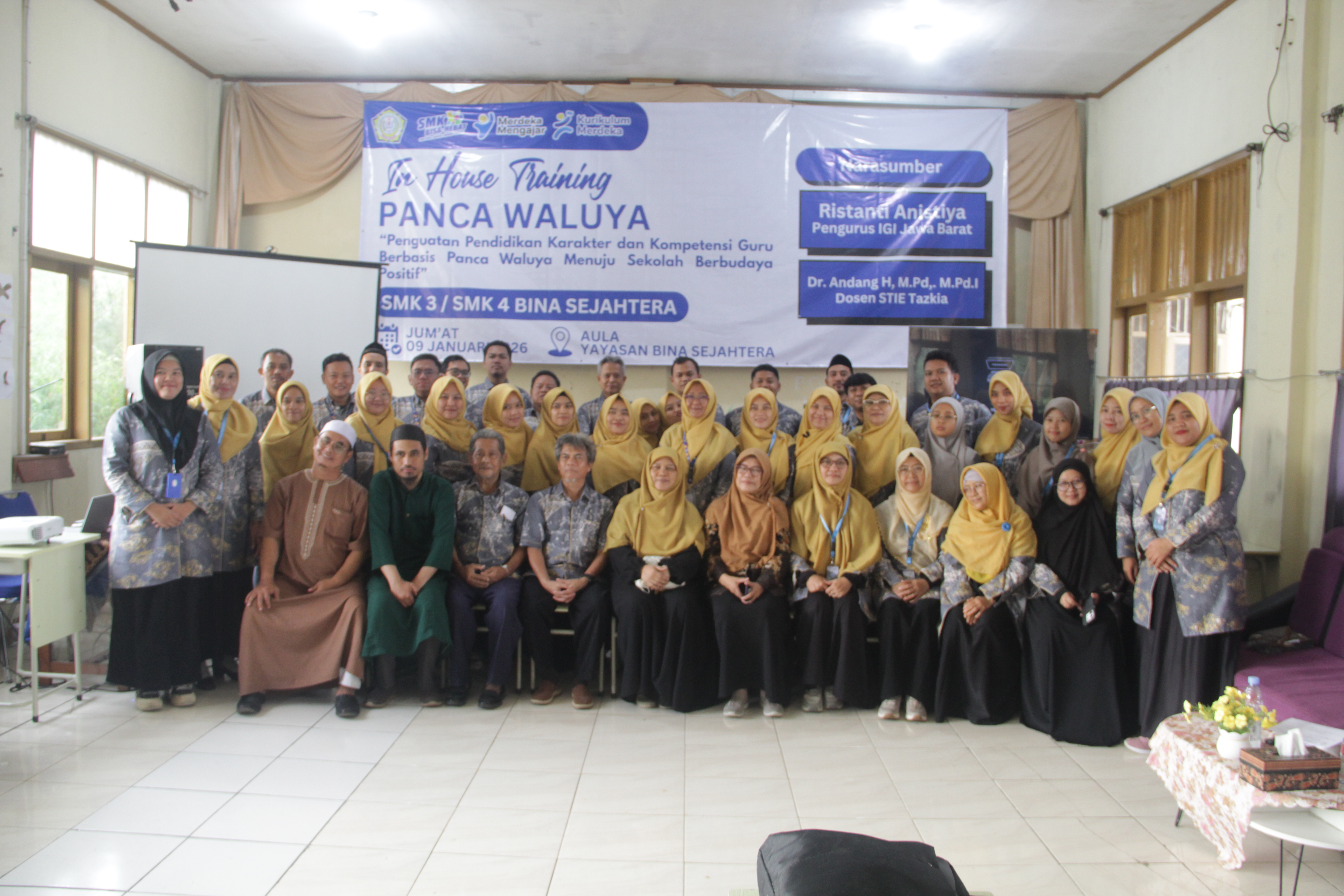 blogs tailwind section